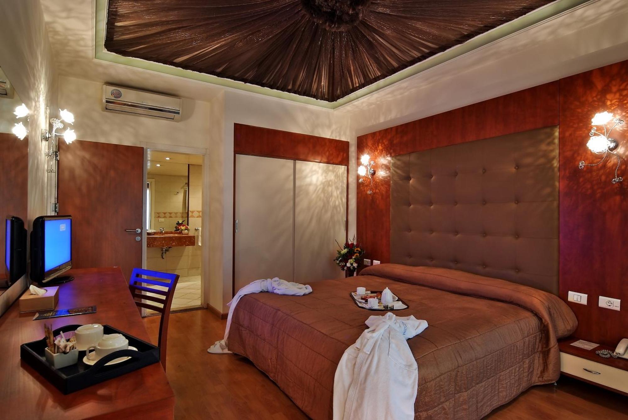 Princessa Hotel Джуния Екстериор снимка